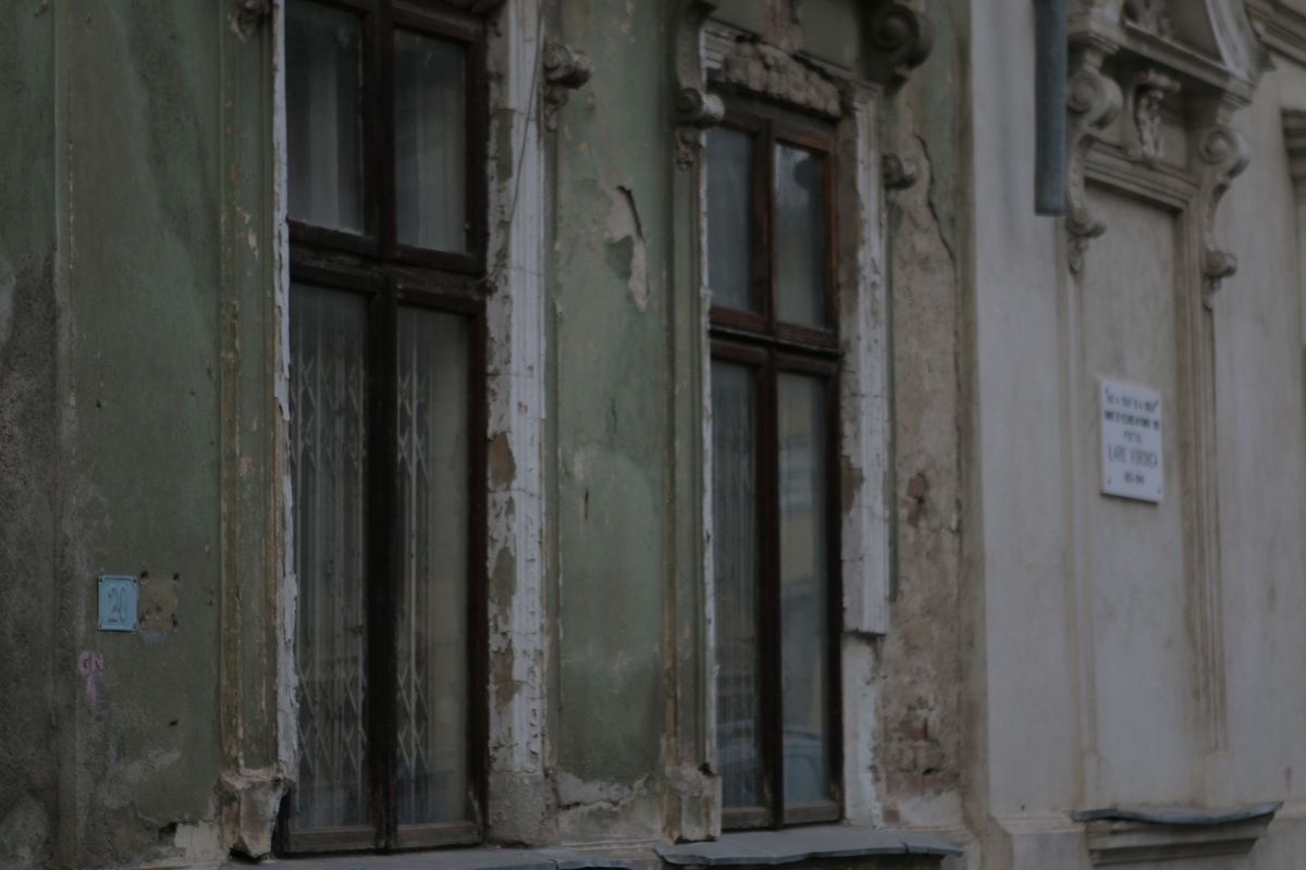 Legenda spune ca dupa preot au venit alti proprietari, care aveau ocupatii 