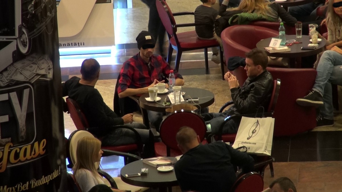 Mitea a fost surprins de paparazzi CANCAN zilele trecute la o cafenea