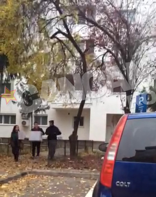 In cele din urma, pleaca spre sectia de votare