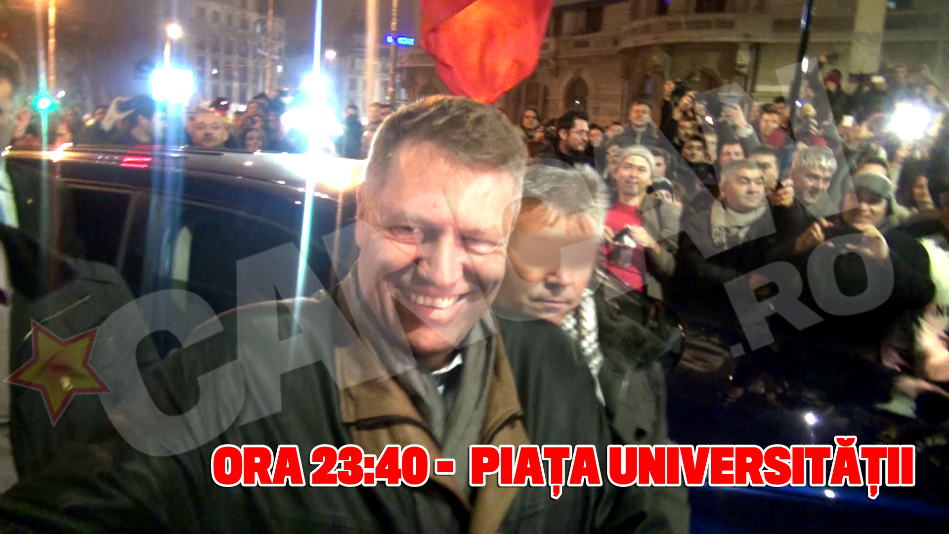 Noul presedinte i-a salutat pe oamenii care ii scandau numele