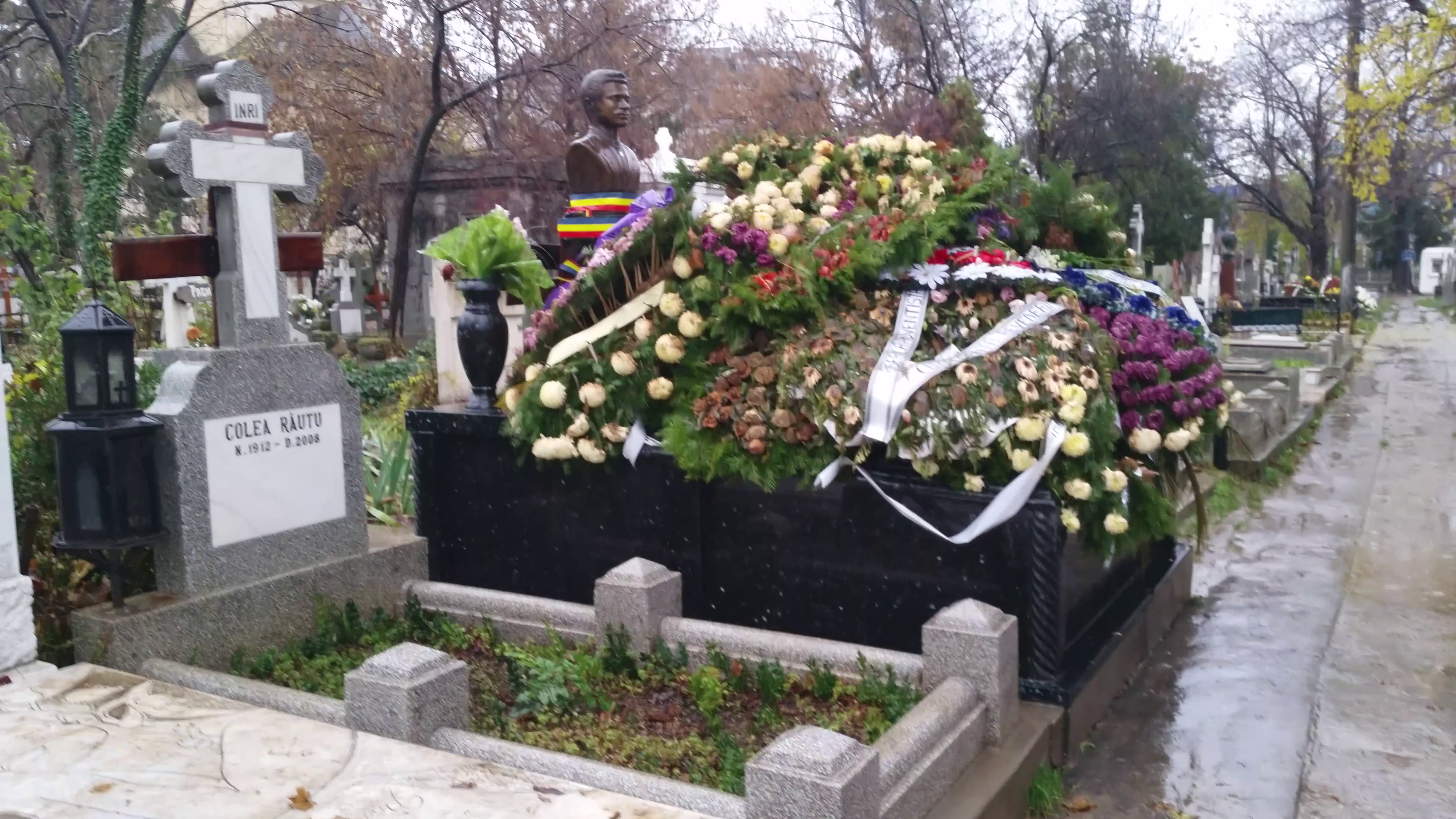 Surse din cadrul ACCu ne-au spus ca nu au mai vazut pe nimeni aici de la inmormantarea de luna trecuta