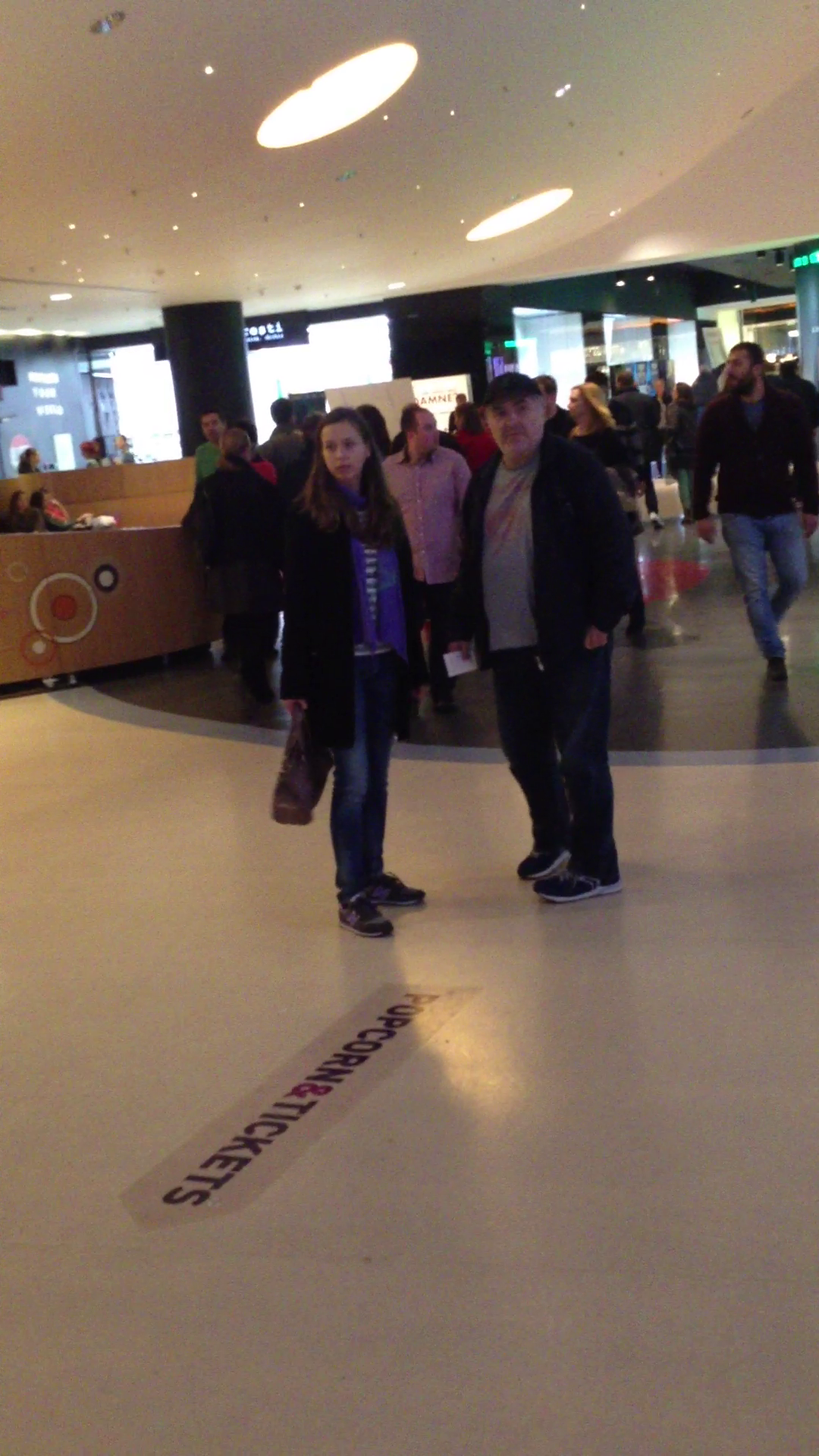 florin calinescu la film cu baiatul