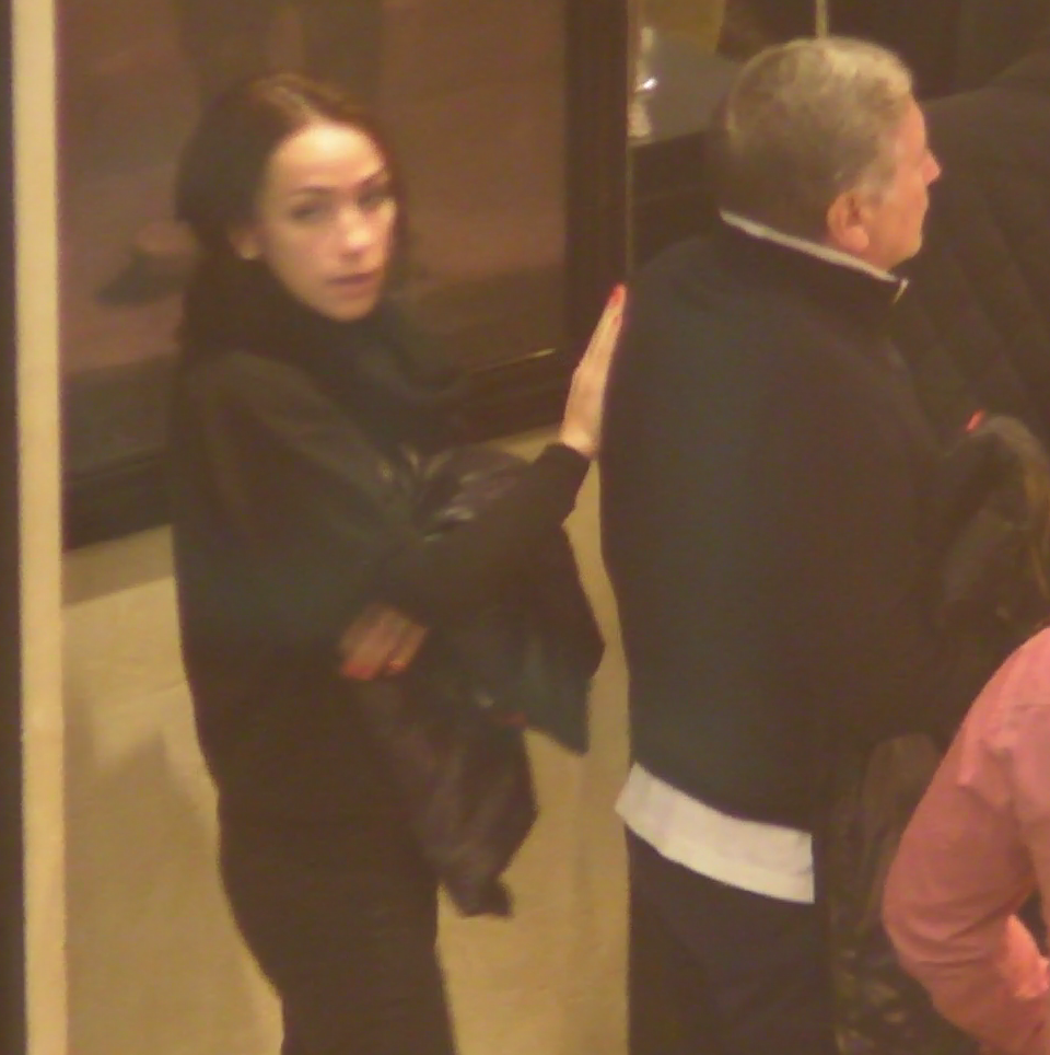 Vladimir Cohn este mangaiat de partenera sa