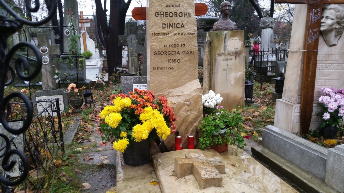 Mormantul maestrului este printre cele mai ingrijite din cimitirul Bellu