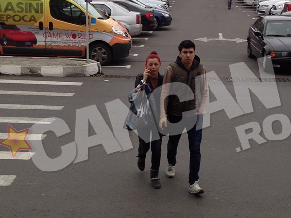 Elena Gheorghe si Cornel au ajuns la mall tinandu-se de mana