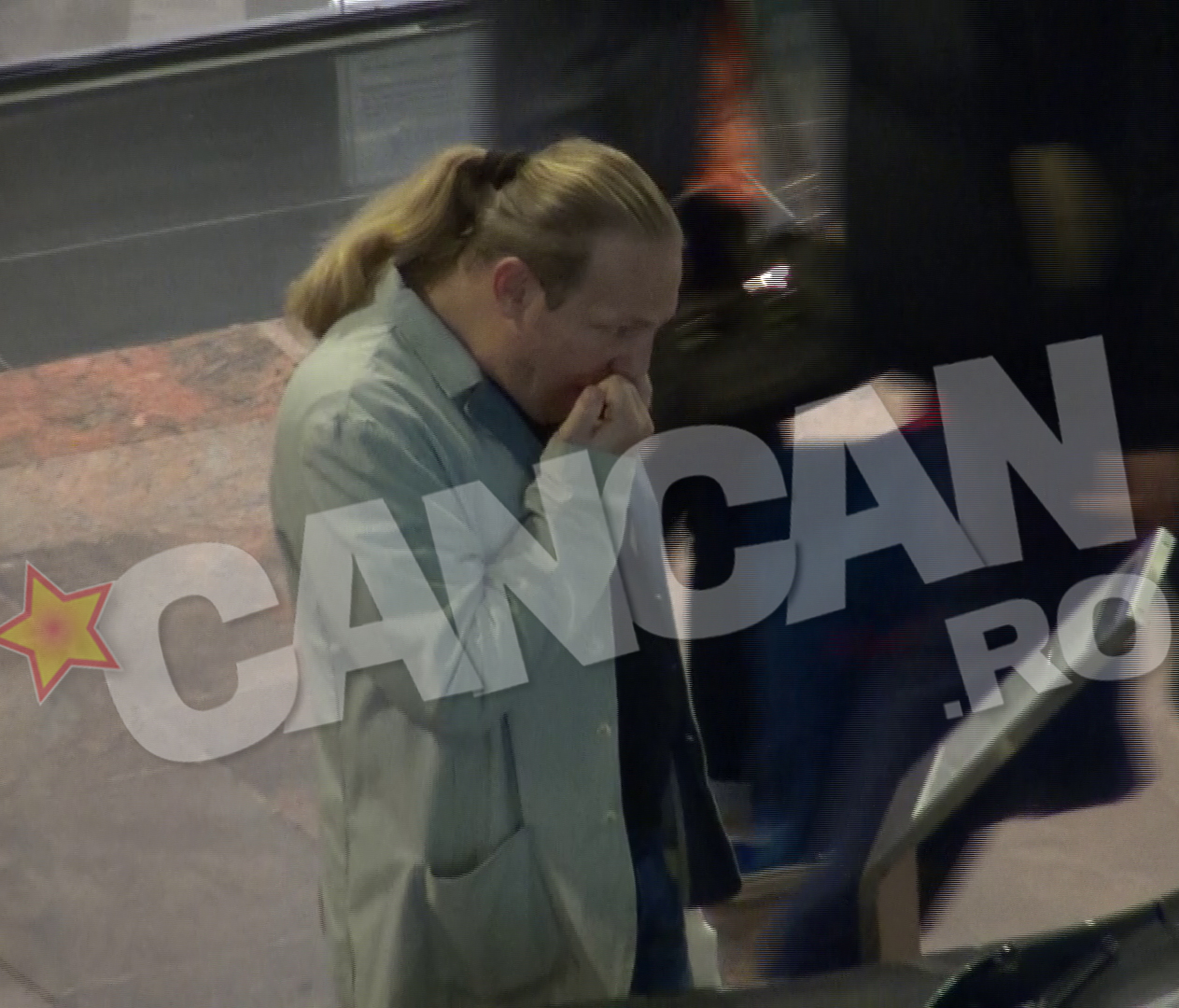 Vali Craciunescu a fost surprins cand se scobea in nas