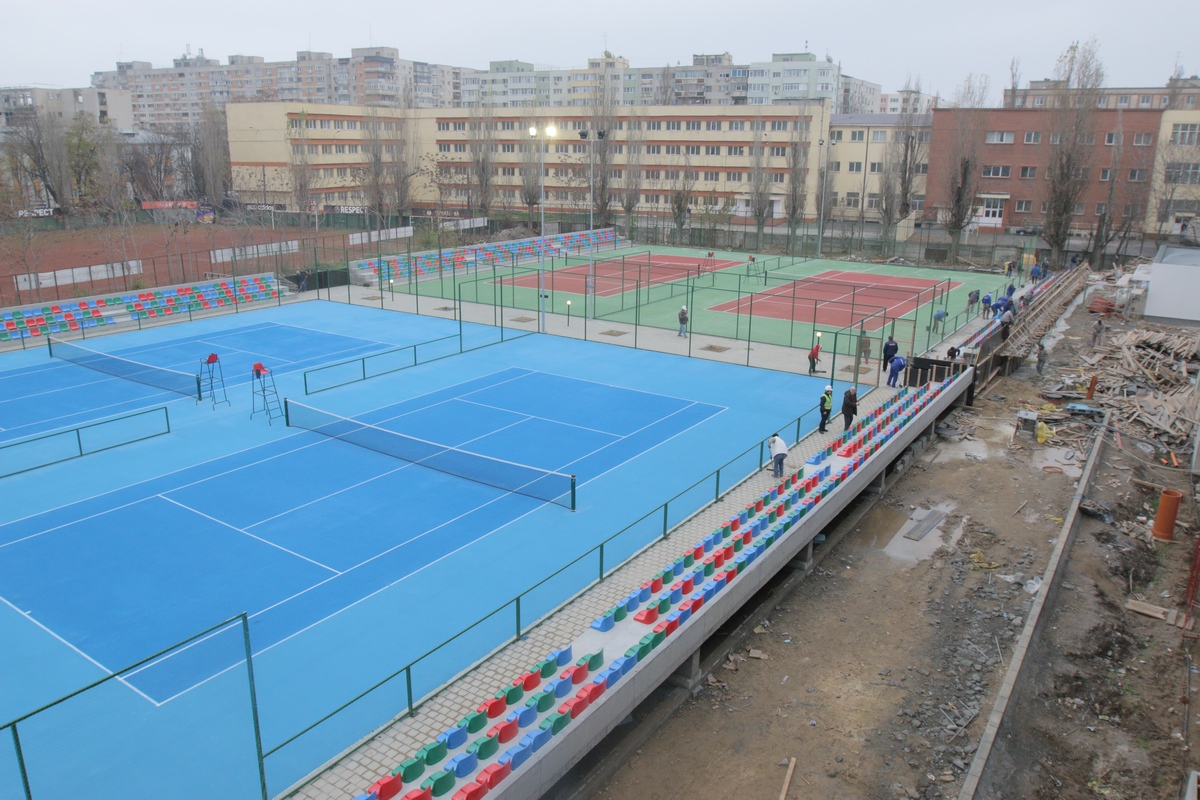 Academia de tenis are sase terenuri si a fost construita in cinci luni