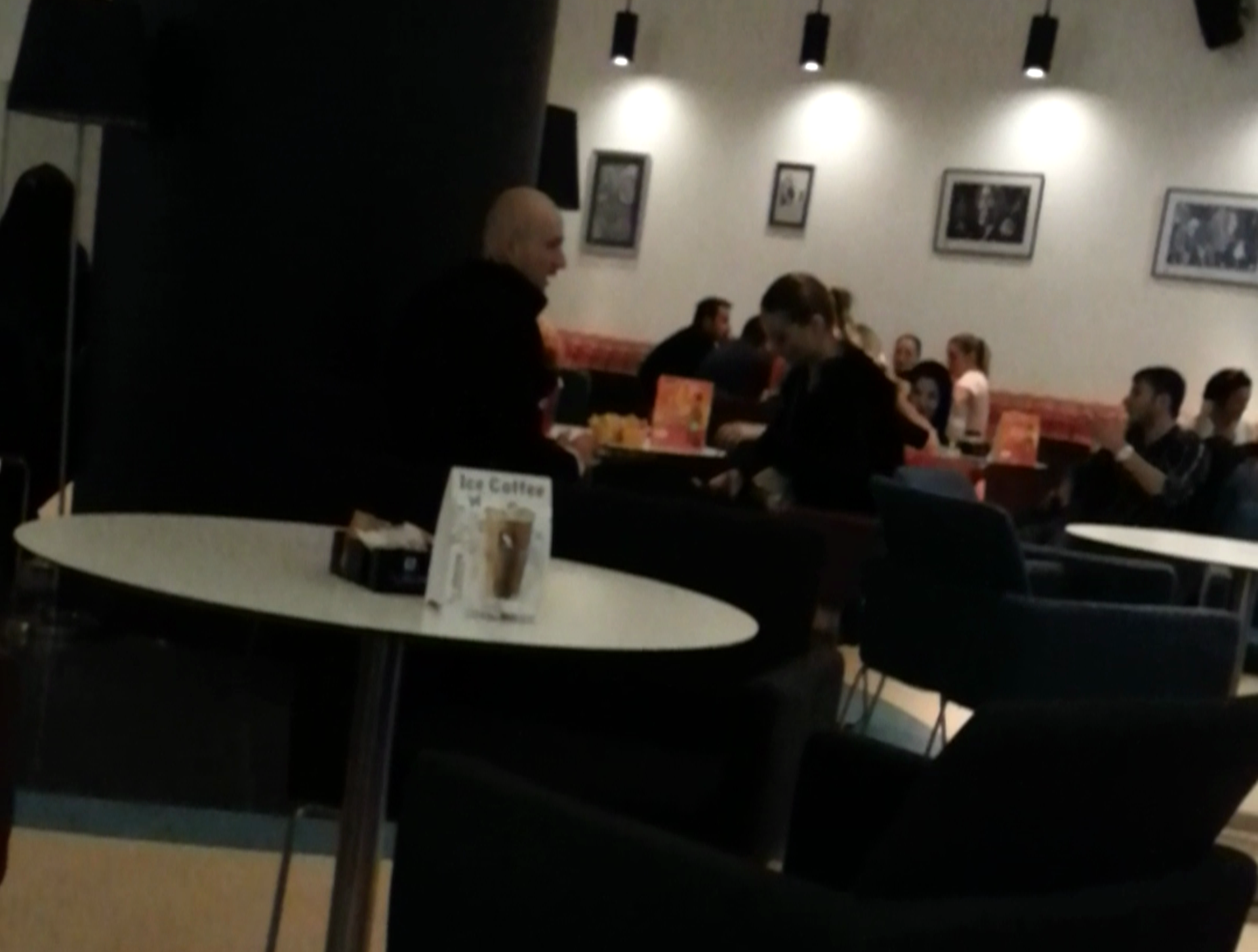 Destinatia finala a fost cafeneaua