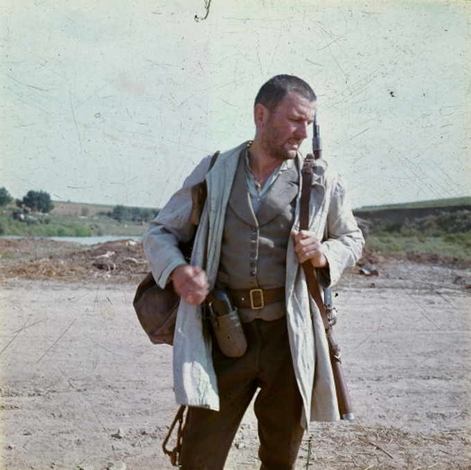 Artistul a facut furori in filmele enumaram “Artista, dolarii si ardelenii”, Pruncul, petrolul si ardelenii” si