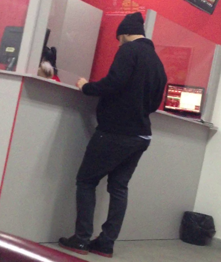 Badalau a stat ceva sa se gandeasca pe cine isi va pune banii