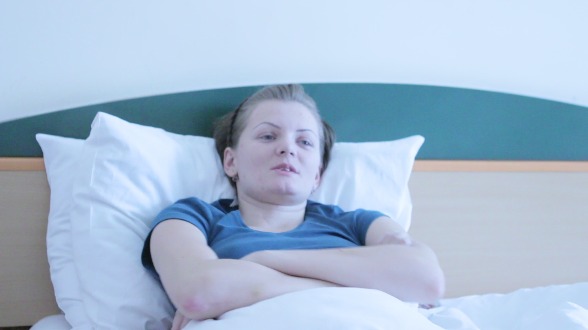 Cantareata de muzica populara ne-a spus ca din cand in cand mai canta prin casa