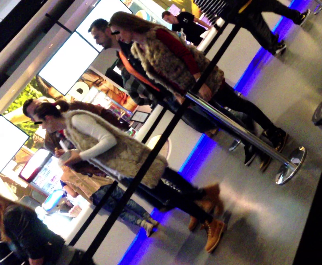 Sportivii au mers cu iubitele la film