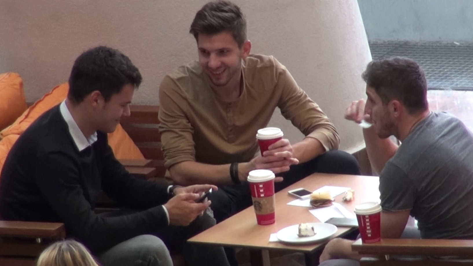 Ciolacu si Bus s-au simtit foarte bine la mall, semn ca in conturi au inceput sa intre banii