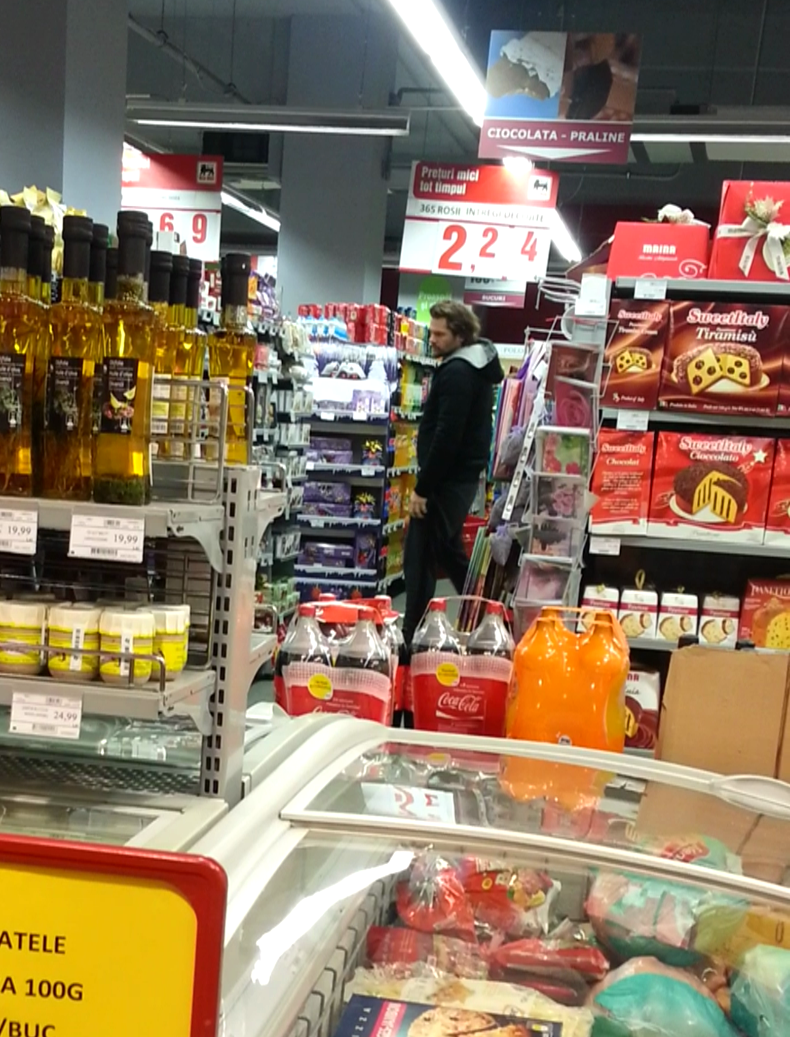 La un moment dat, se pierde printre rafturi