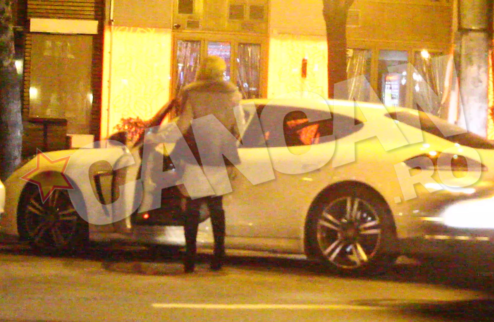 Anda conduce, acum, o masina foarte scumpa