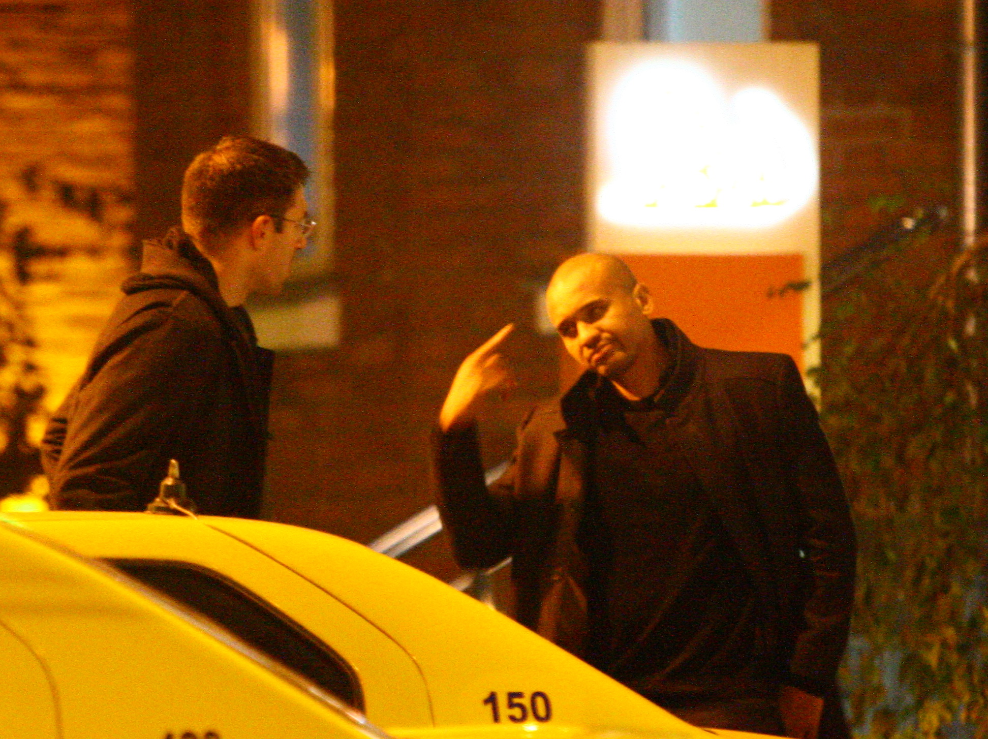 Cei doi prieteni au iesit foarte bine dispusi din club