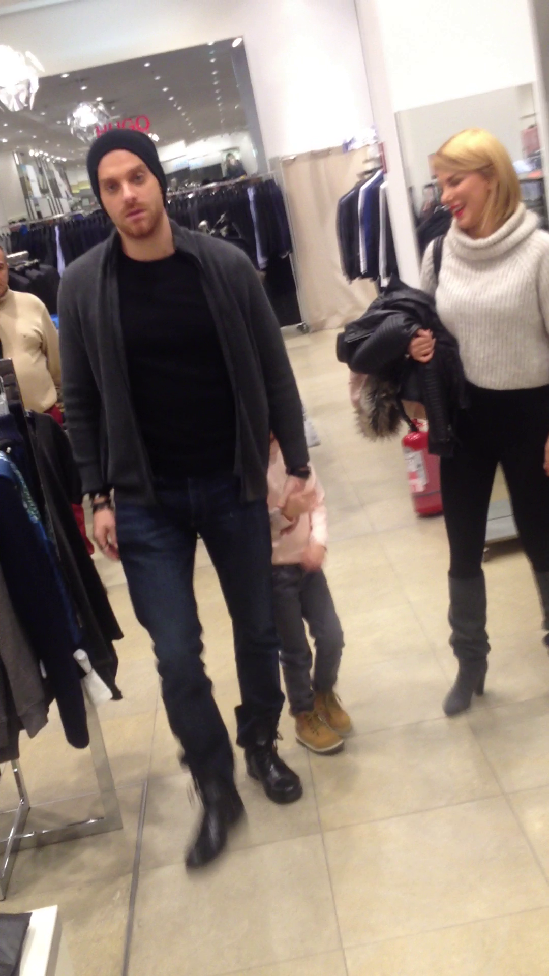 Fiica lui Jorje nu se mai desparte de Ilan