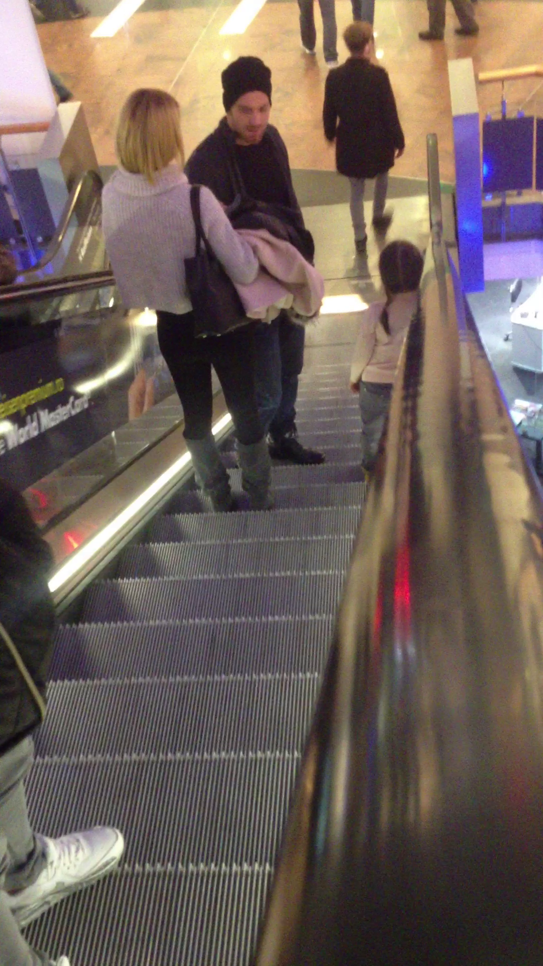 Ilan o considera pe Kari ca pe o fiica