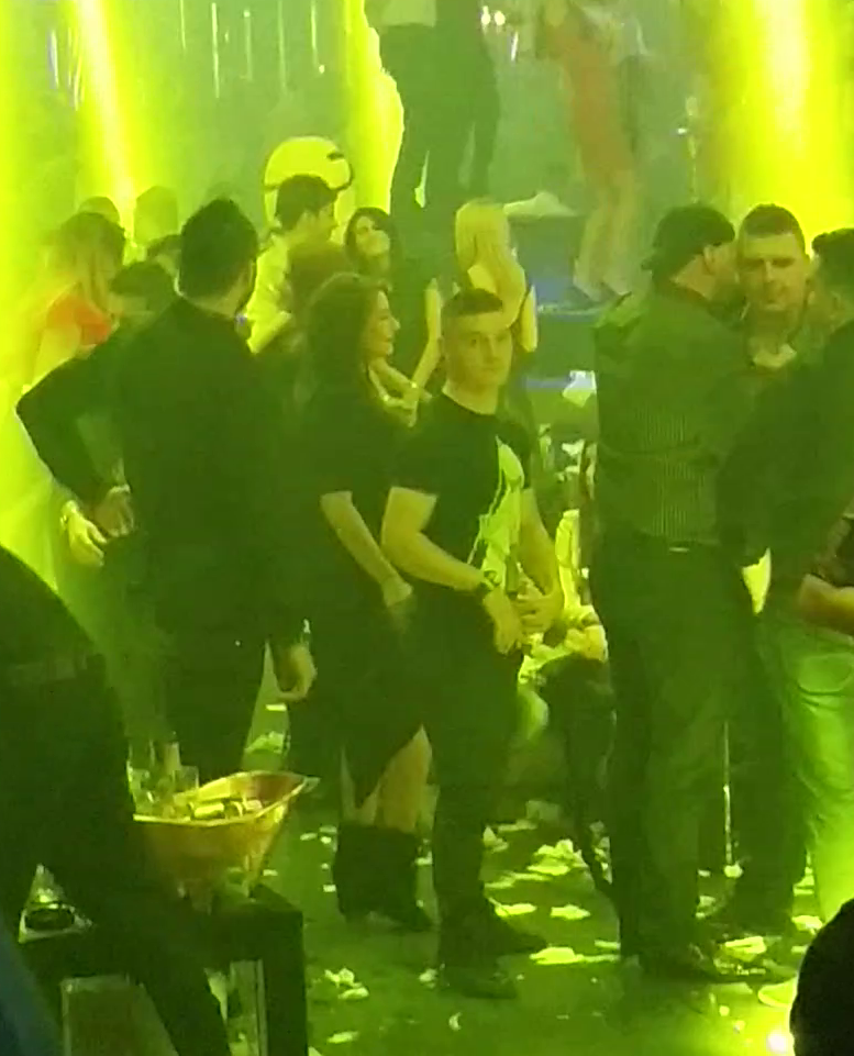 Gabi Torje nu a putut sta foarte mult la masa si s-a dedicat dansului