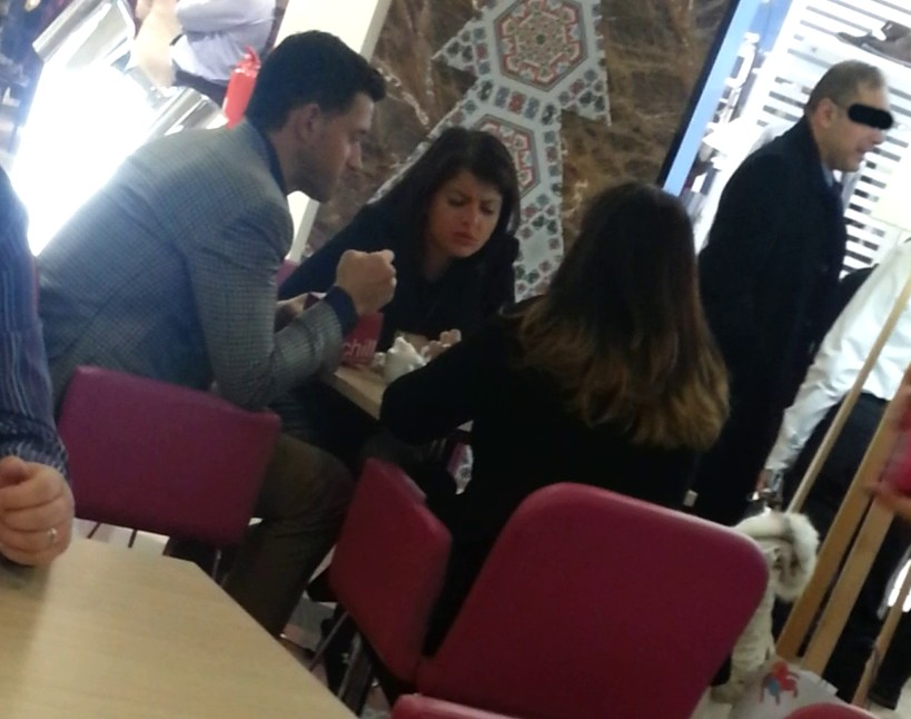 Andra a avut grija de silueta sa si nu s-a atins de delicatese