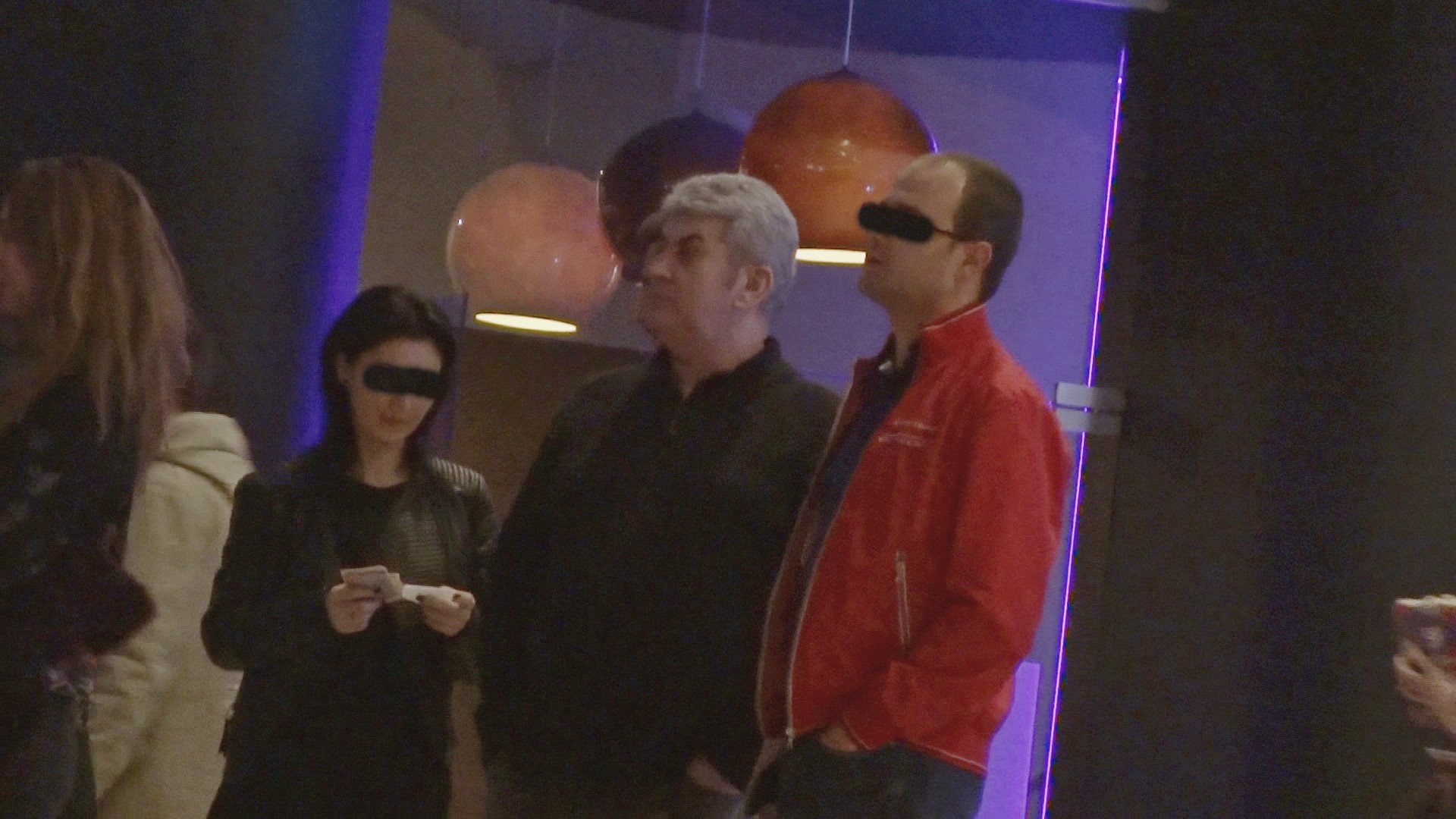 Gabriel Oprea este surprins foarte rar in aceste ipostaze