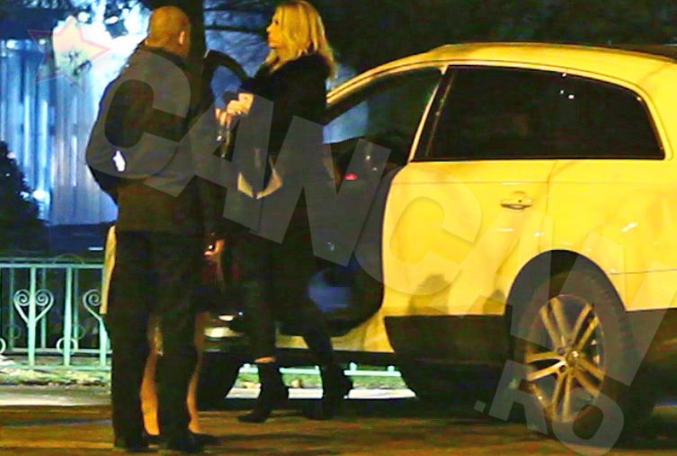 Ea este blonda cu care a fost 