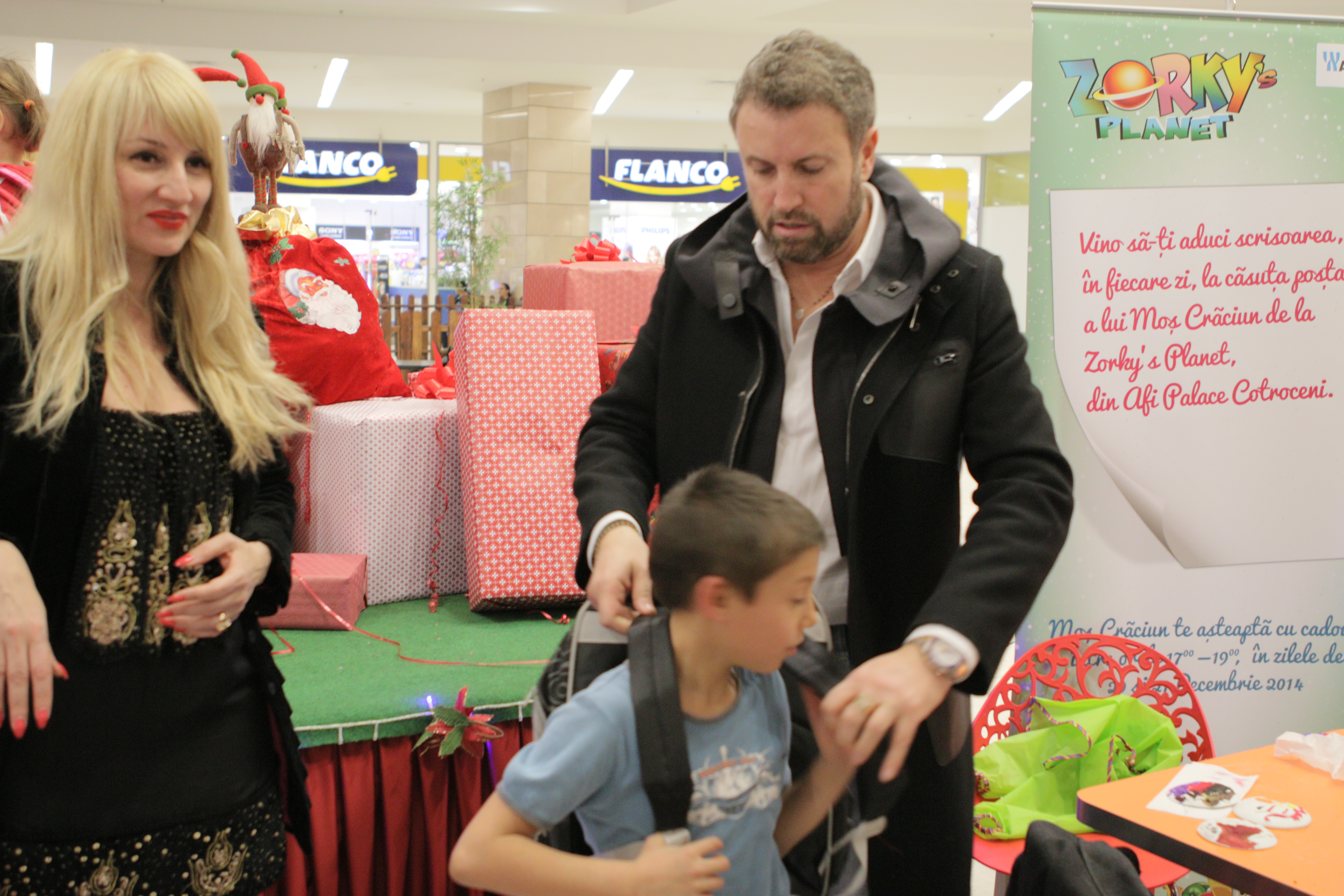 Creatorul de moda a impartit daruri celor mici