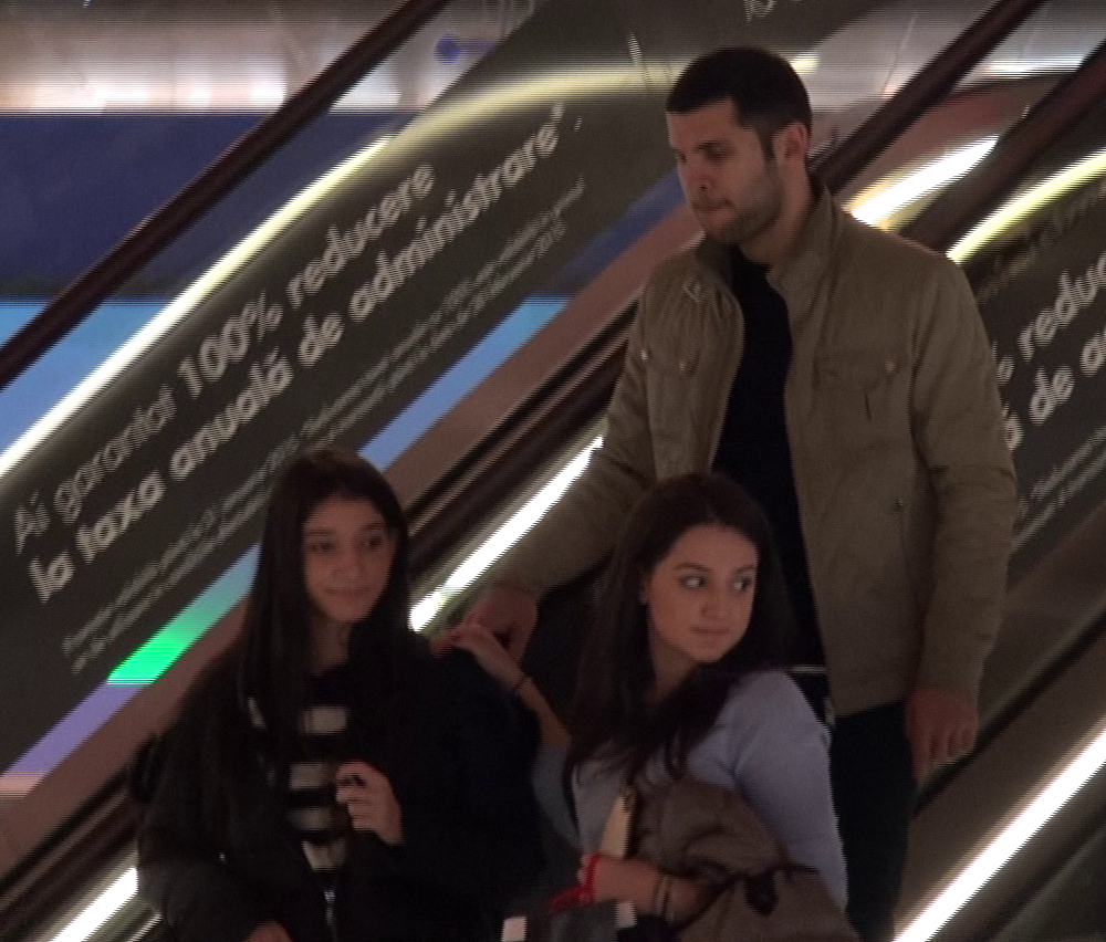 Fetele lui Gigi Becali au mers la cumparaturi, insa au plecat cu mana goala