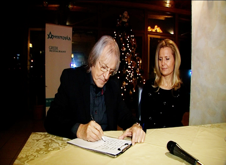 Iubita sa, Simona Secrier, a privit cum cantaretul isi asterne dorintele pe hartie