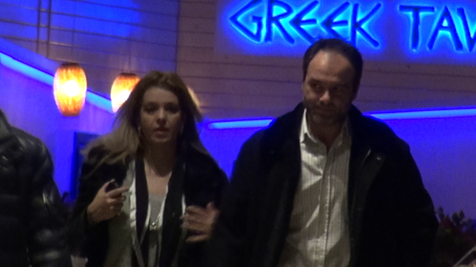 bianca brad cu iubitul la mall