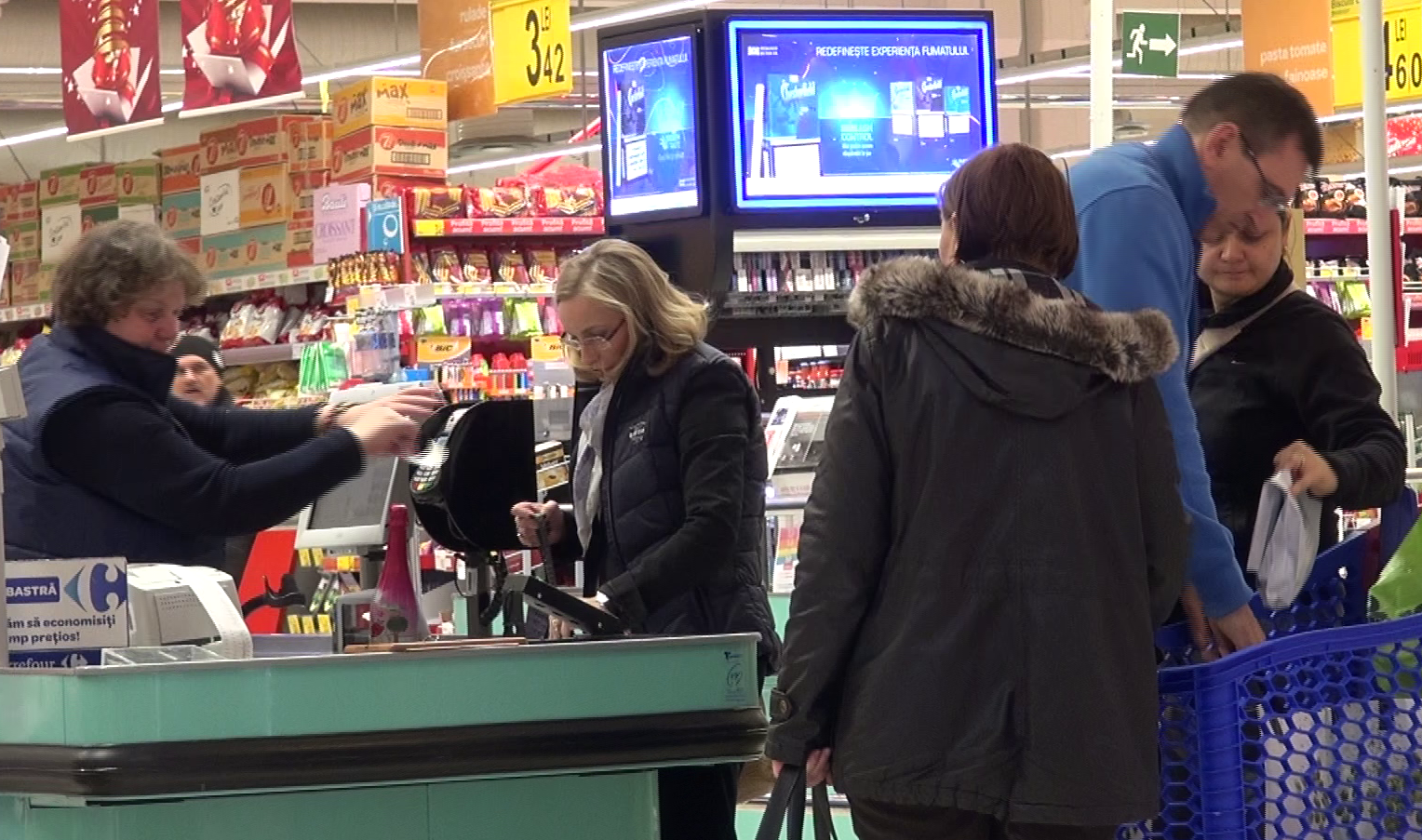 Szabo si sotul ei au umplut cosul cu produse