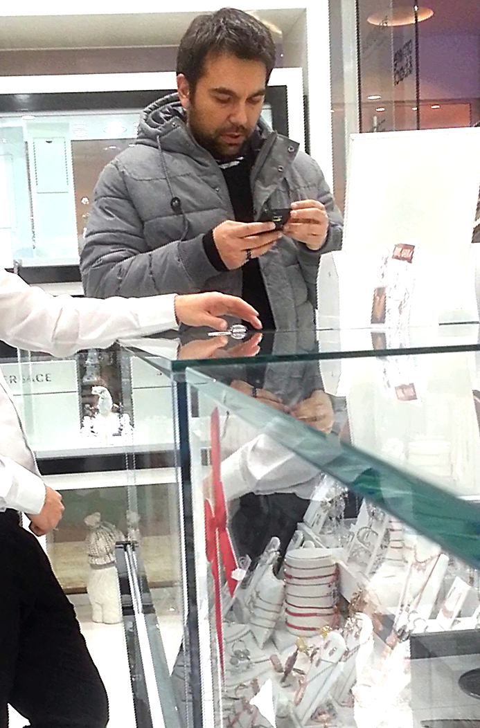 Andreas a cerut-o in casatorie pe Augusta Lazarov la un an de cand s-au cunoscut