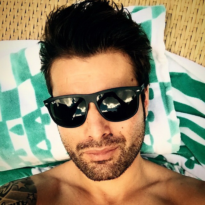 Cat timp a stat in Republica Dominicana, Mutu a avut timp si pentru el si s-a relaxat la piscina