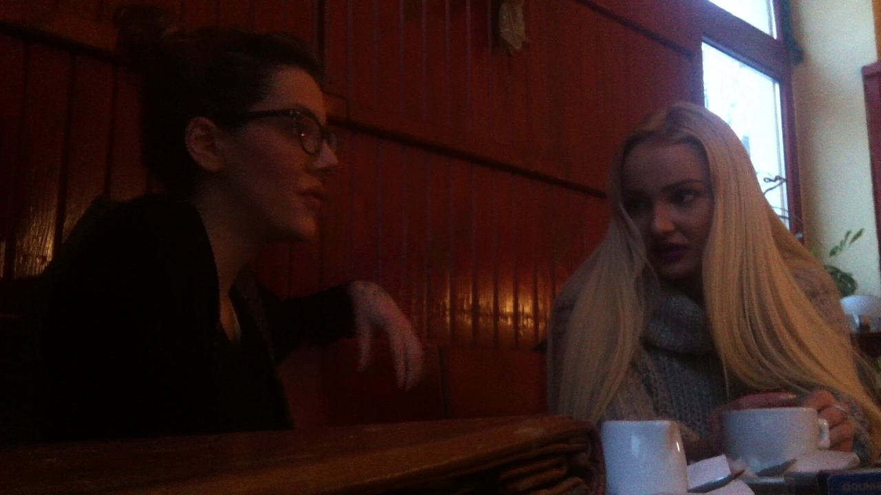 Cele doua discuta daca sa mai continue sa fie asociate sau nu