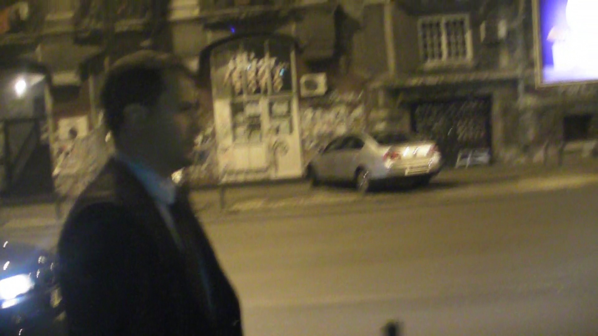 Chipul sau arata foarte multa durere. Mersul, chipul si felul cum isi balansa bratele arata furie retinuta amestecata cu teama, o multitudine de ganduri si dorinta de autocontrol, a conchis experta CANCAN.ro