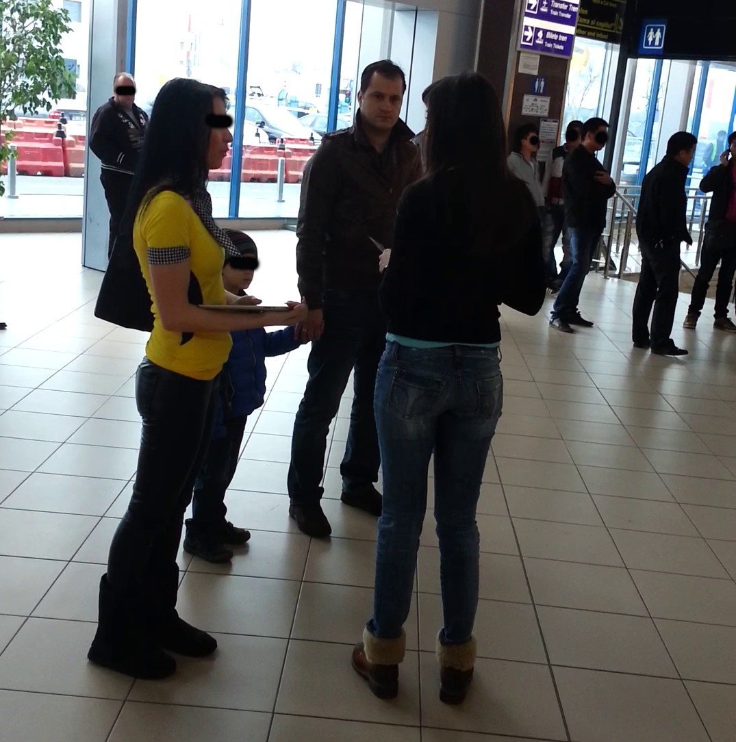 Este foarte ingandurat, cu un aer foarte serios, iar cand fetele s-au apropiat de el nu a fost foarte incantat, pastrand o mimica inerta si rece. Din comportamentul afisat fata de fiul sau pot spune ca este un tata foarte grijuliu si bland, a concluzionat Suada