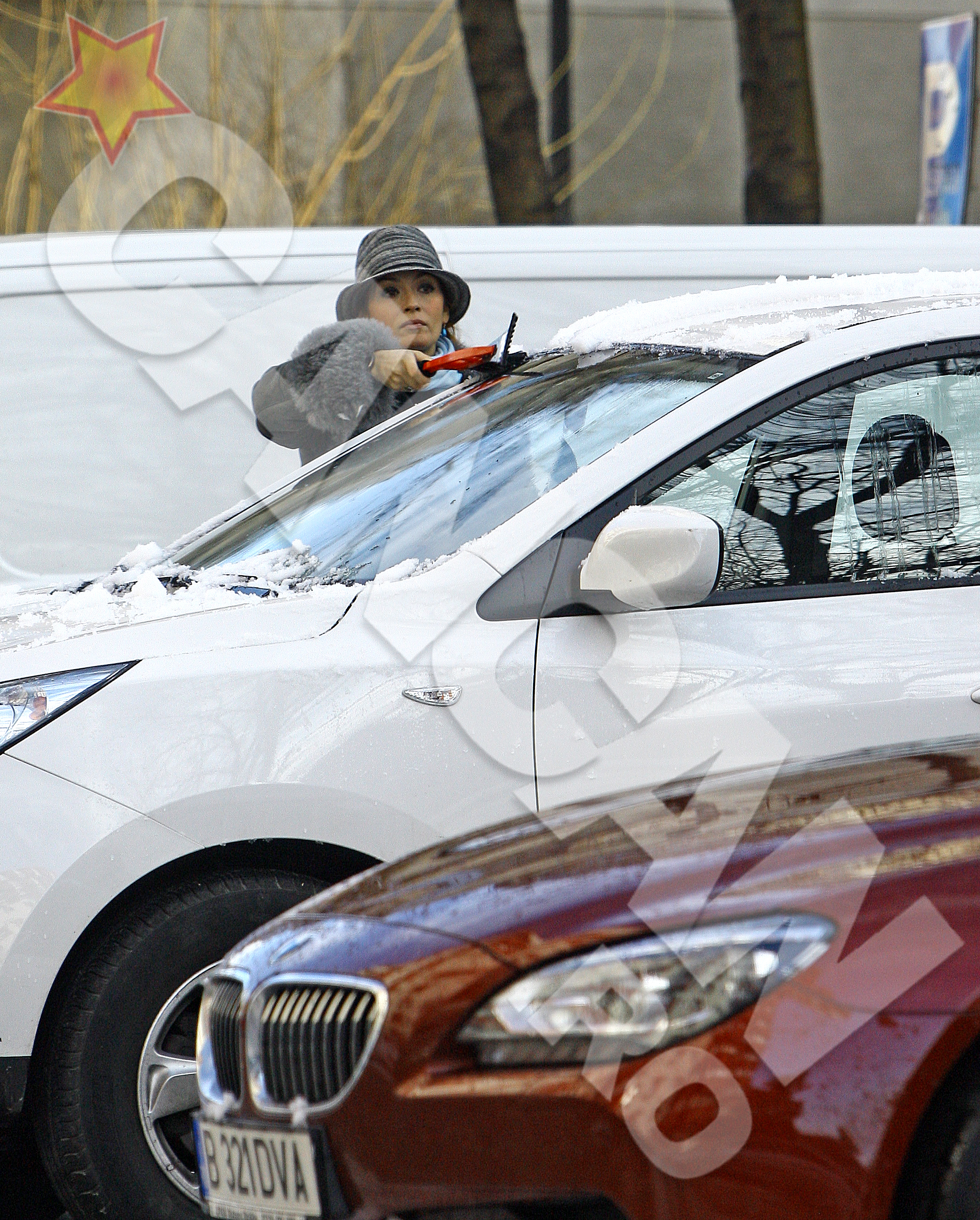 anca turcasiu da zapada sotul plimba cainele