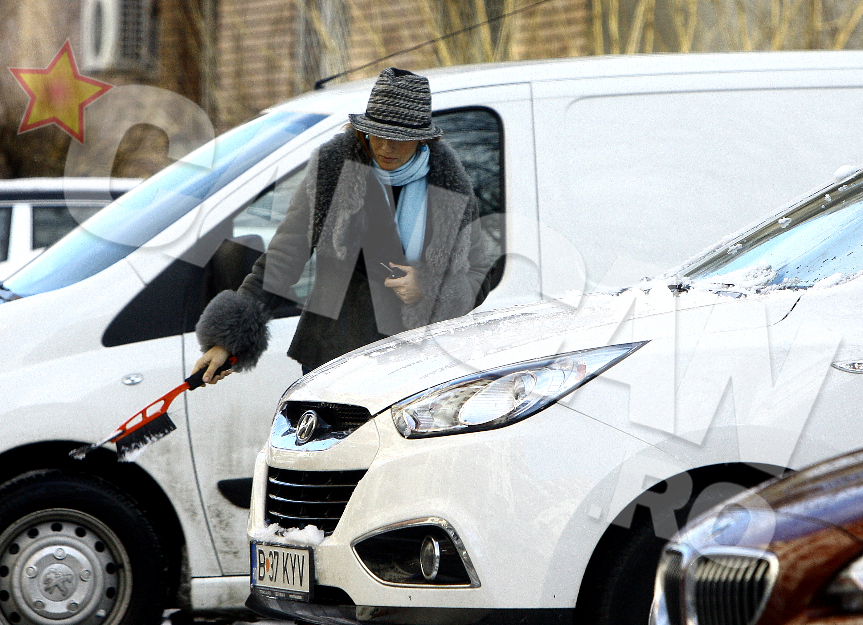 anca turcasiu da zapada sotul plimba cainele