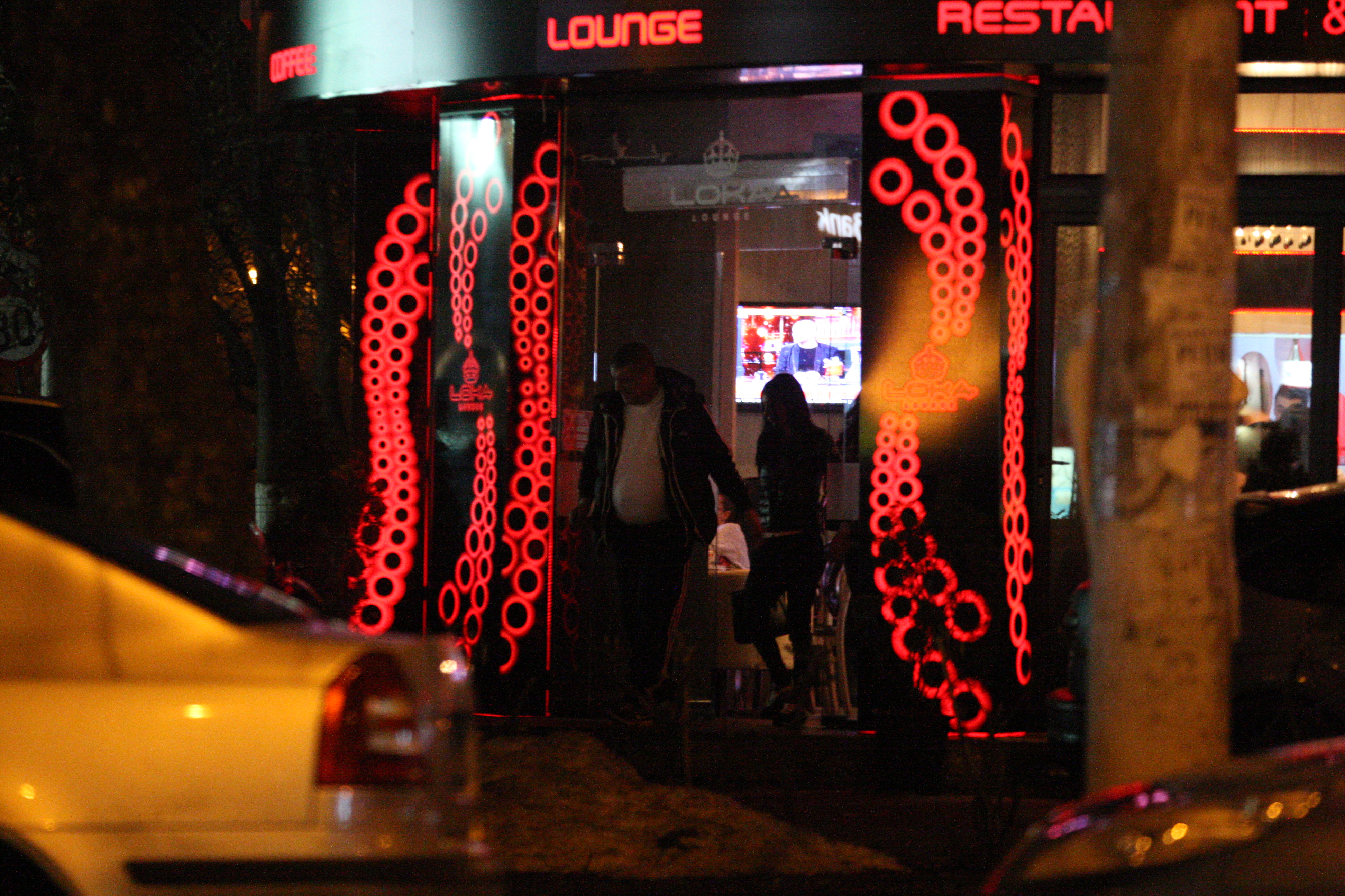 Andreea si-a scos tatal la o cafea de fite din zona Decebal