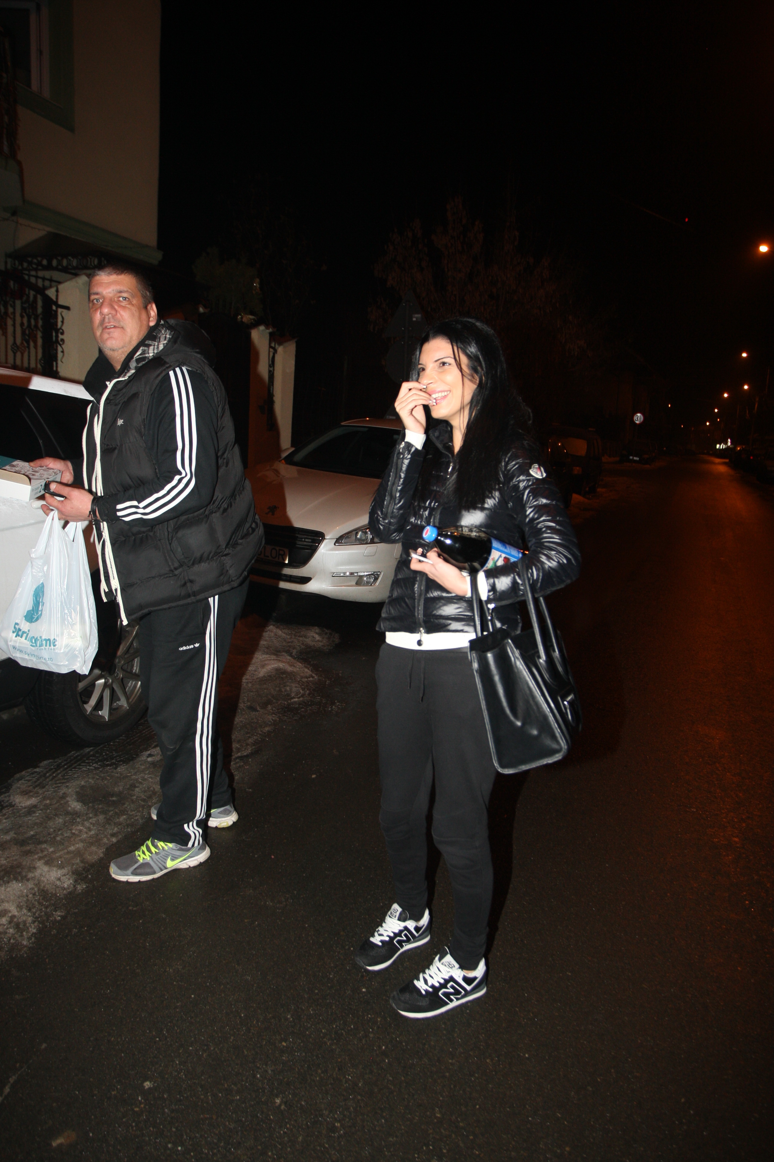 Cei doi s-au intors acasa si cu mancare la pachet pentru Lorena