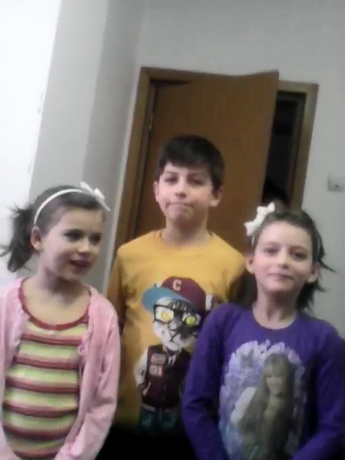 Fetitele au fost lasate la centru chiar in preajma Revelionului