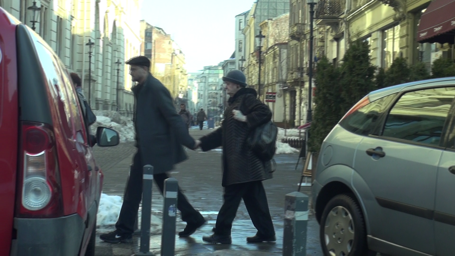 oreste cu mama la restaurant