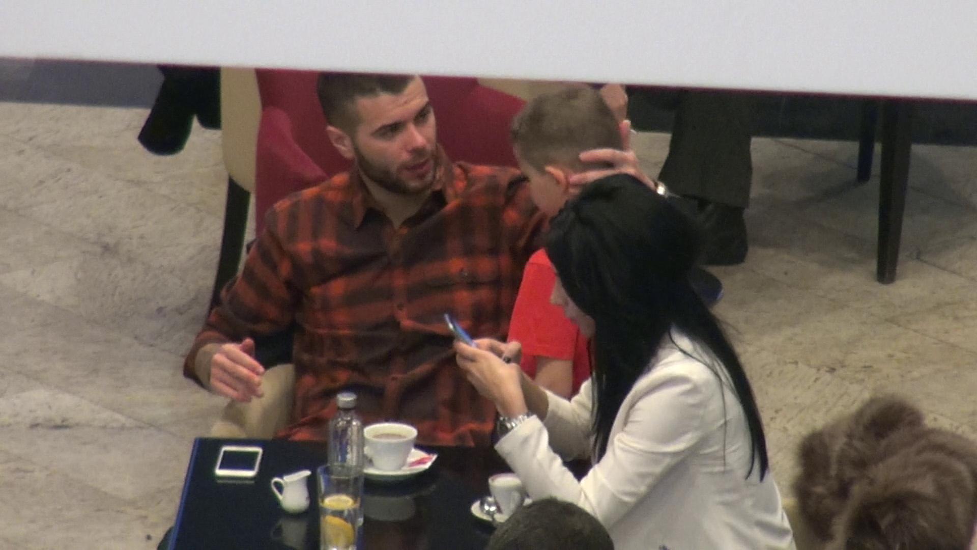 daminuta cu nevasta la mall