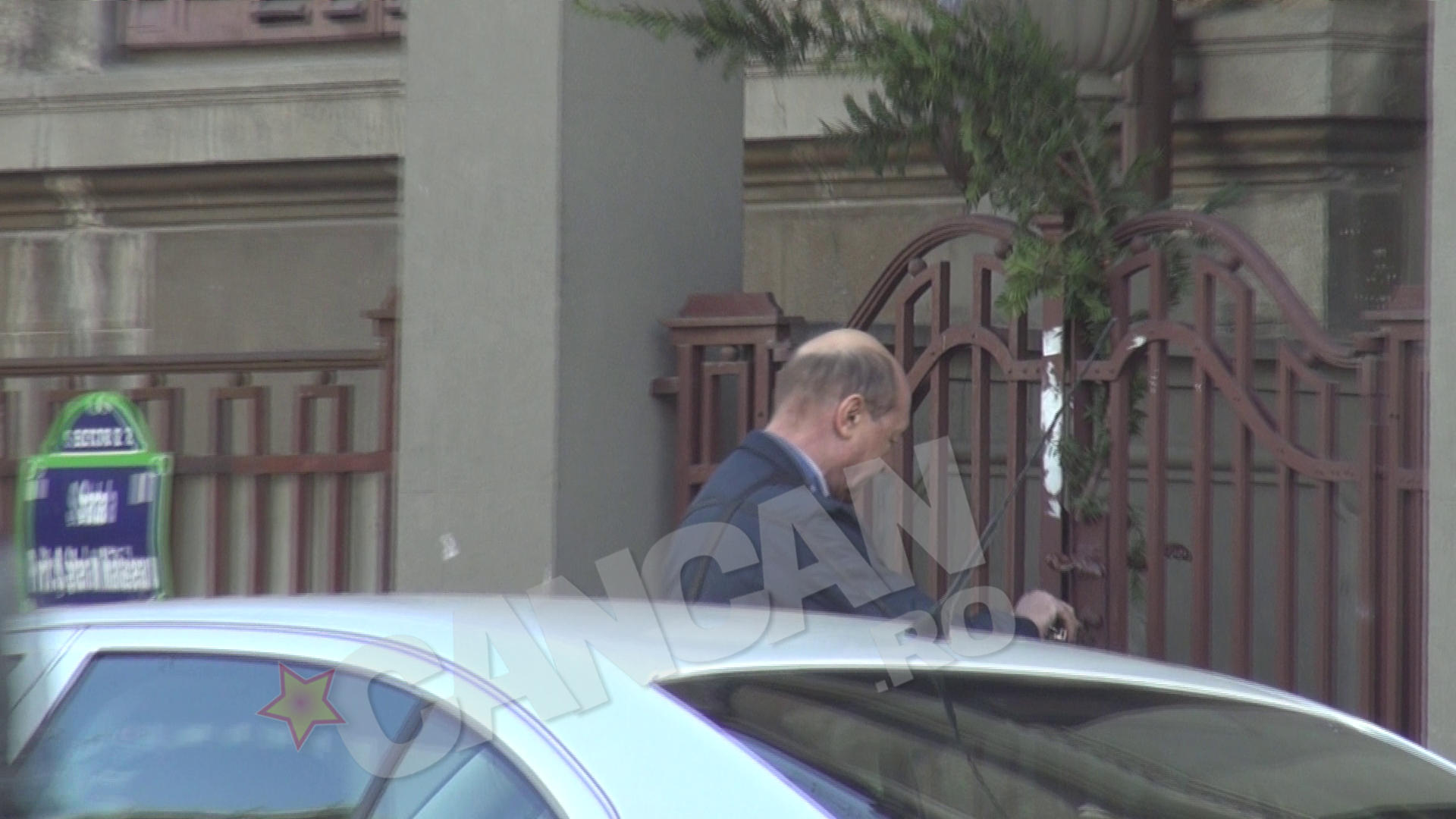 Traian Basescu incuie usile cu grija