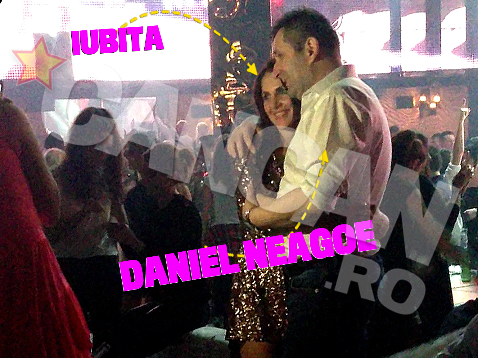 Roscata si-a rugat prietenele sa imortalizeze momentul