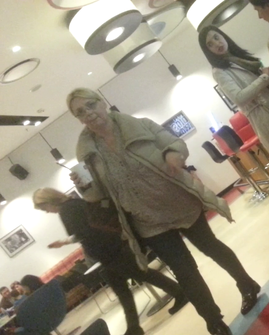 Actrita a asteptat doar cateva minute pana cand angajatii i-au facut cafeaua