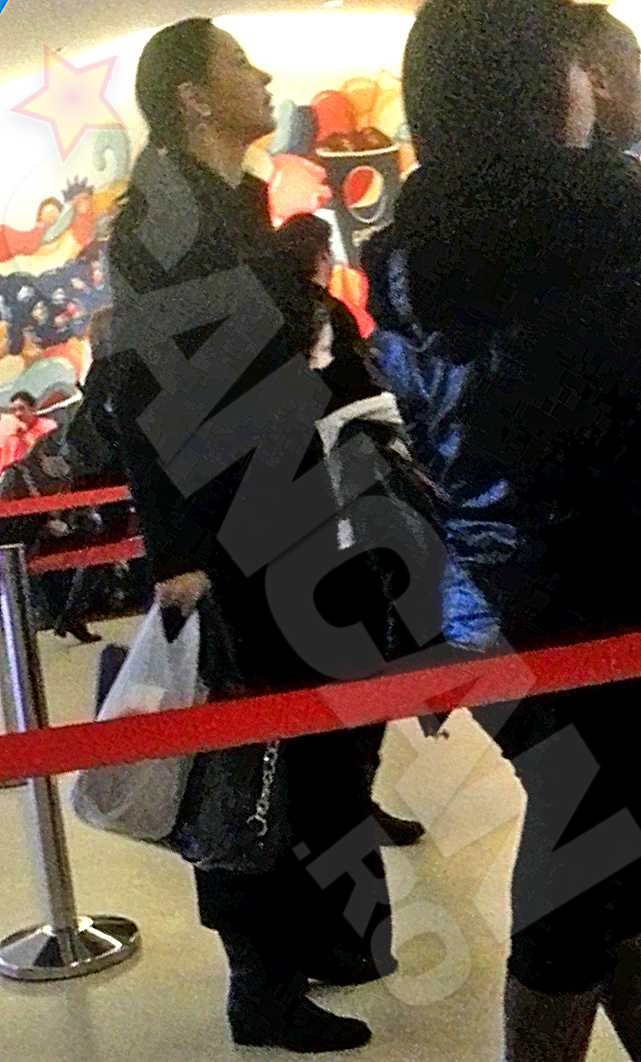 Andreea a stat la coada la bilete ca orice alt cetatean