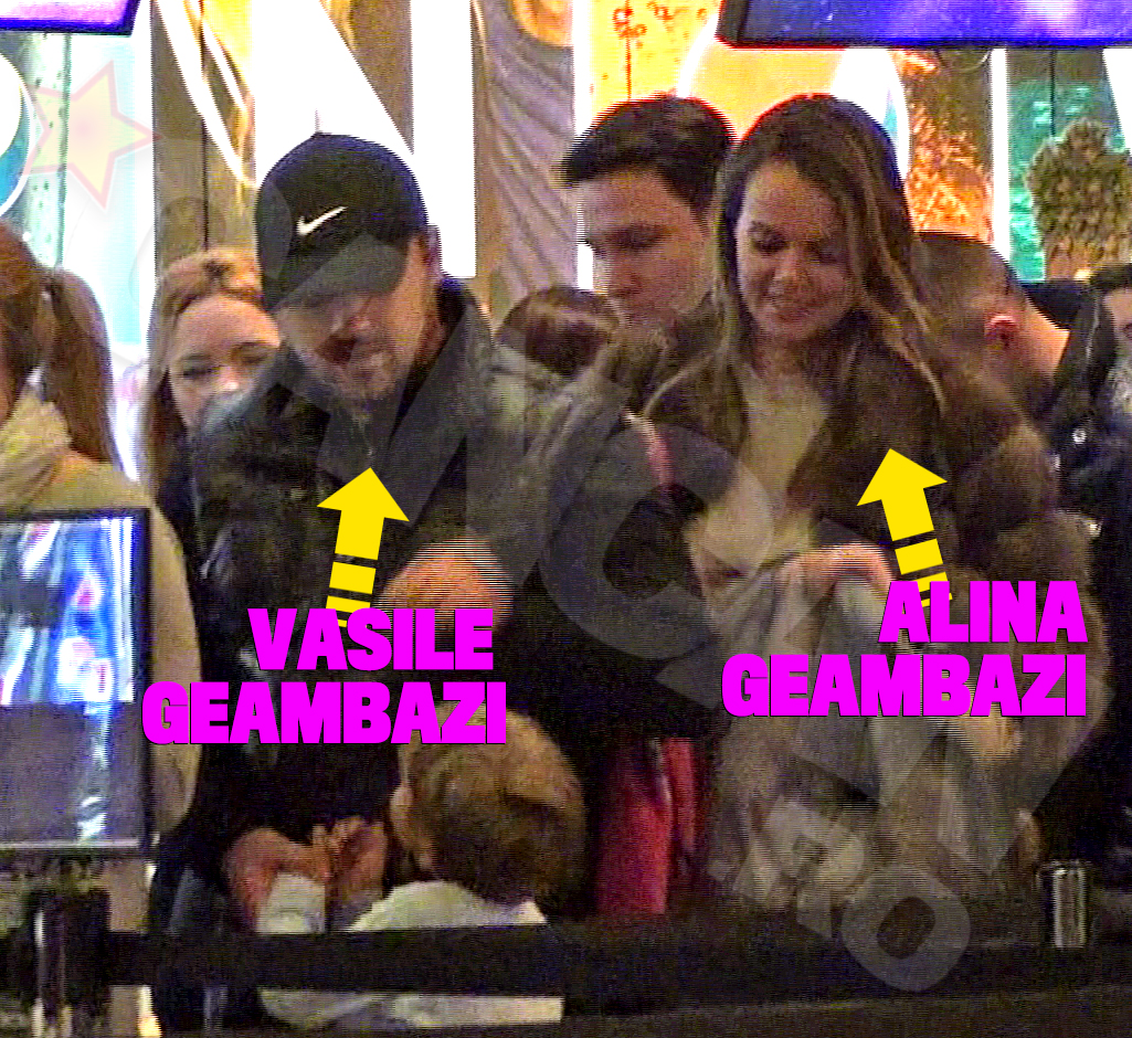 Geambazi a stat la coada pentru a cumpara biletele