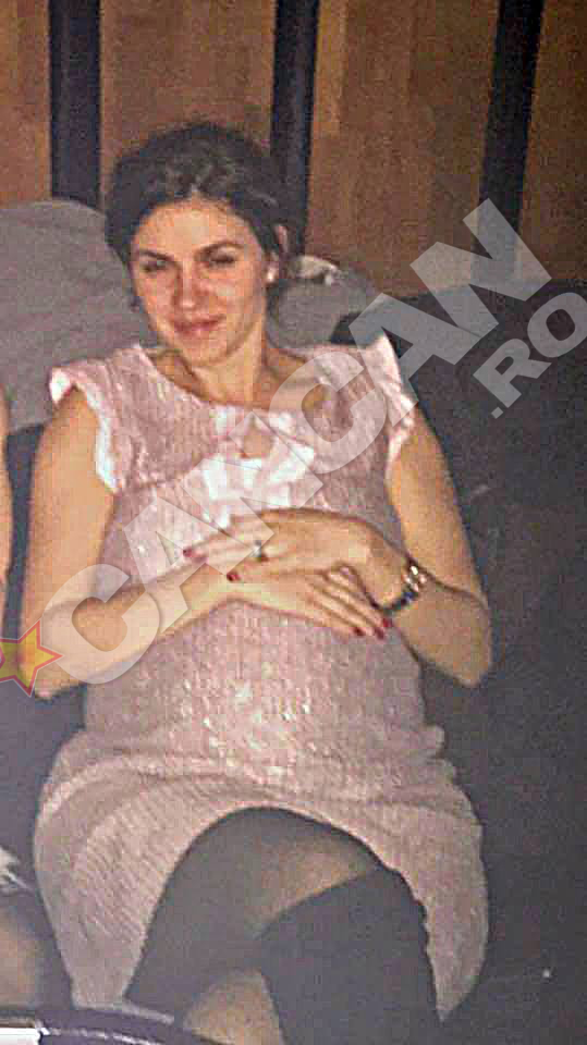 Mihaela este insarcinata in sapte luni