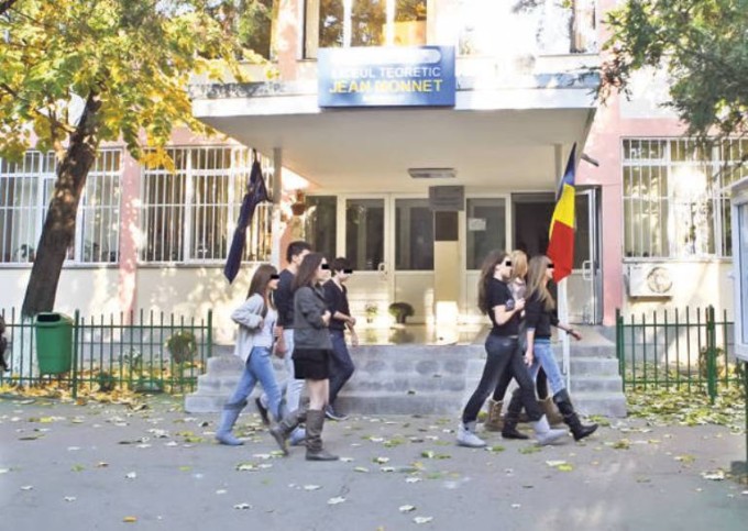 Liceul Jean Monnet a fost in aceeasi situatie